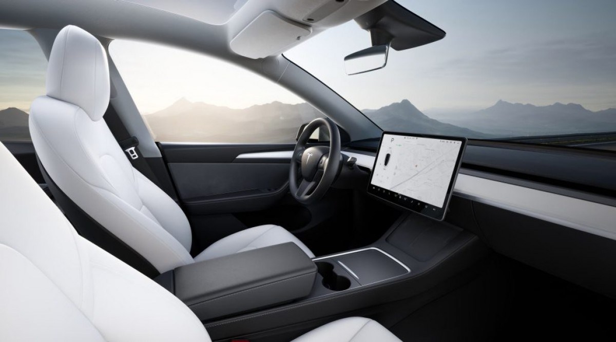 This is when Tesla's FSD gets voice controls through Grok
