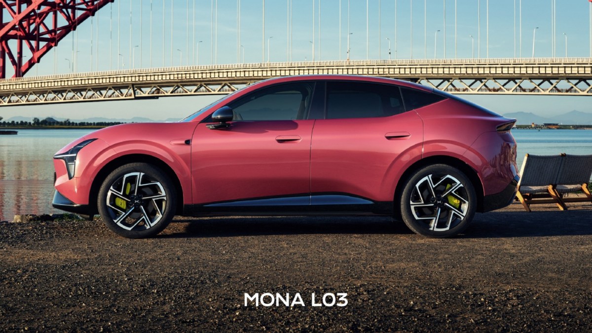 XPeng adds new Mona L03 electric crossover to its budget lineup