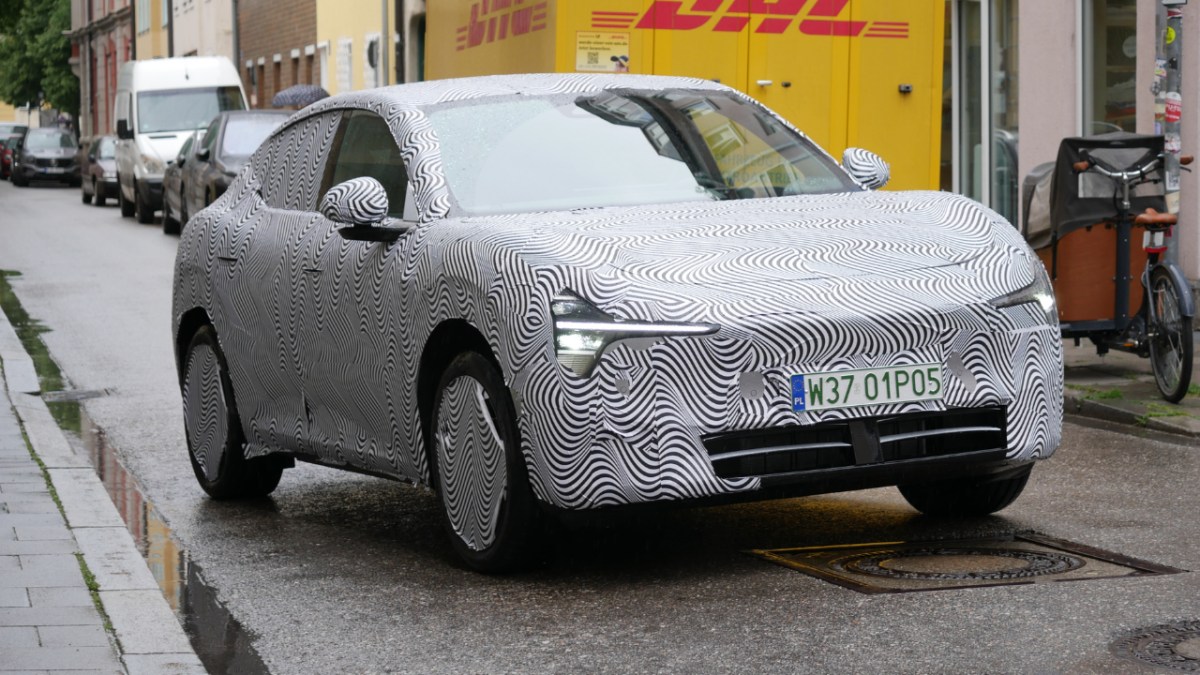 XPeng Mona L03 spotted testing on German roads