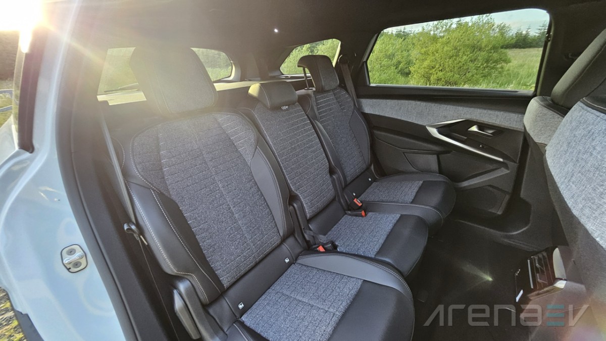 Peugeot E-5008 - a confused SUV or a perfect EV for large families?