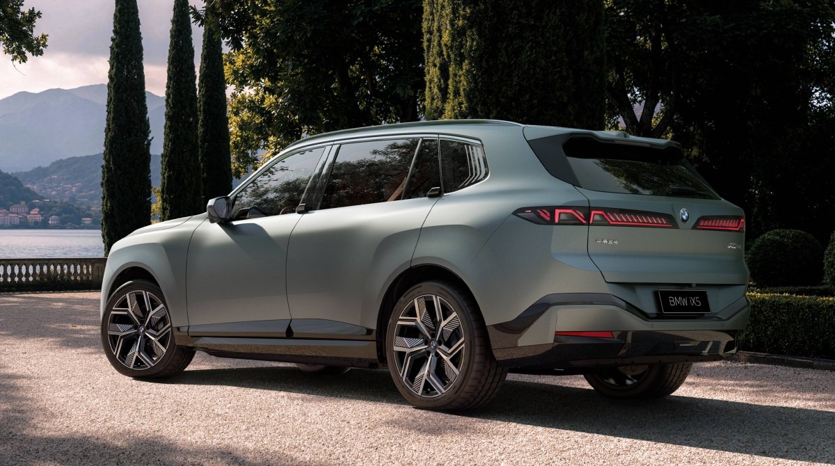 BMW iX5 Long Wheelbase is made in China as a Chinese exclusive