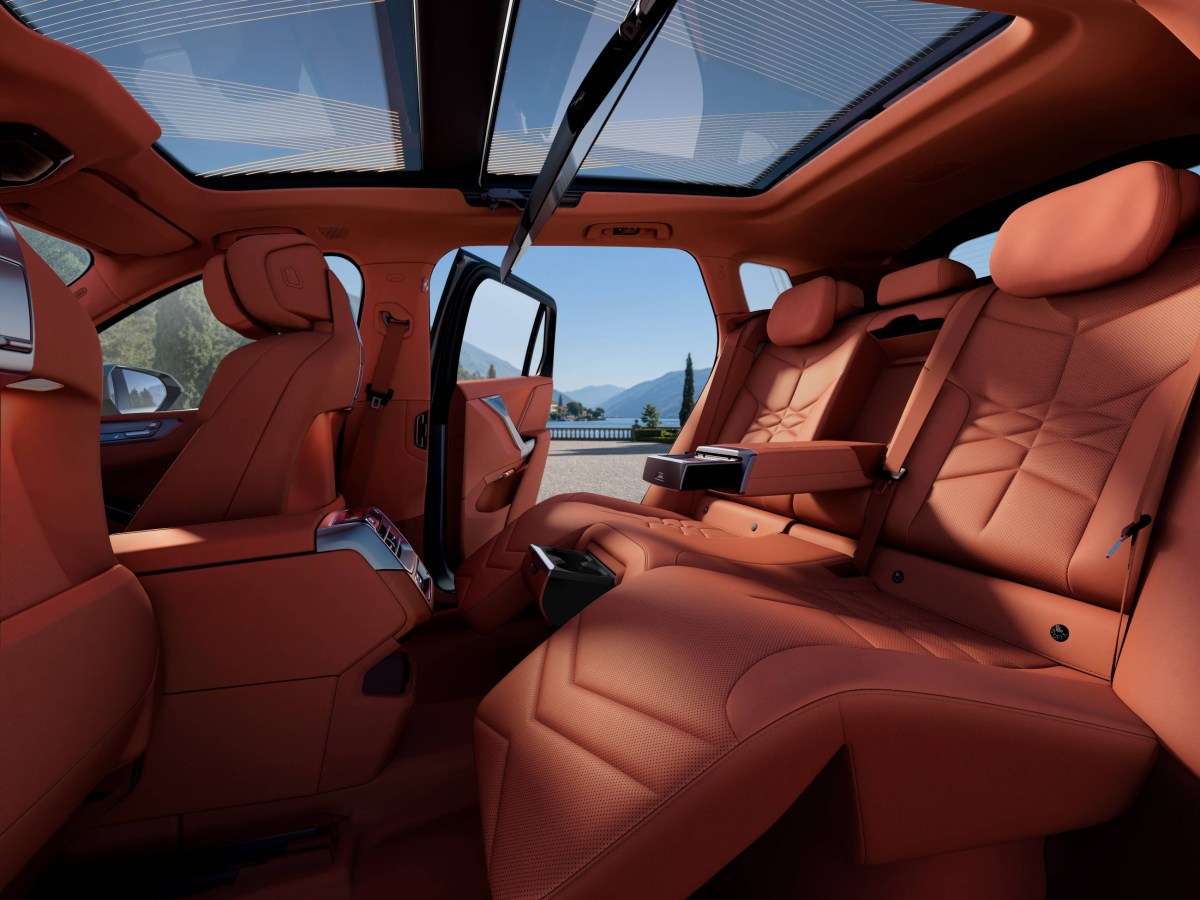 BMW iX5 Long Wheelbase is made in China as a Chinese exclusive
