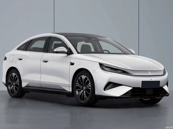 BYD targets younger drivers with new Qin Max flash-charging sedan