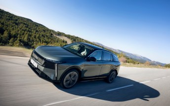 DS N°7 arrives with up to 460 miles range, promises luxury driving experience