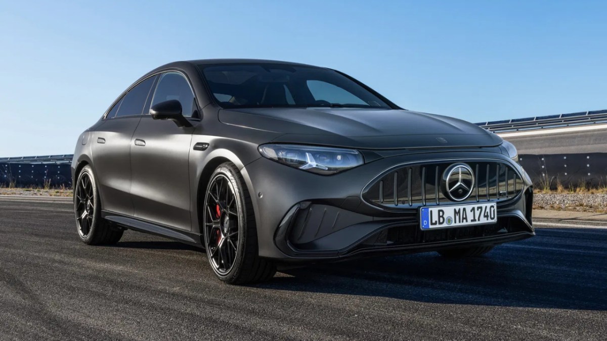 Mercedes-AMG CLA 45 - three motors, 680HP and fake sounds