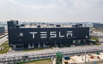 Musk denies Tesla might sacrifice its best car factory to reach the stars