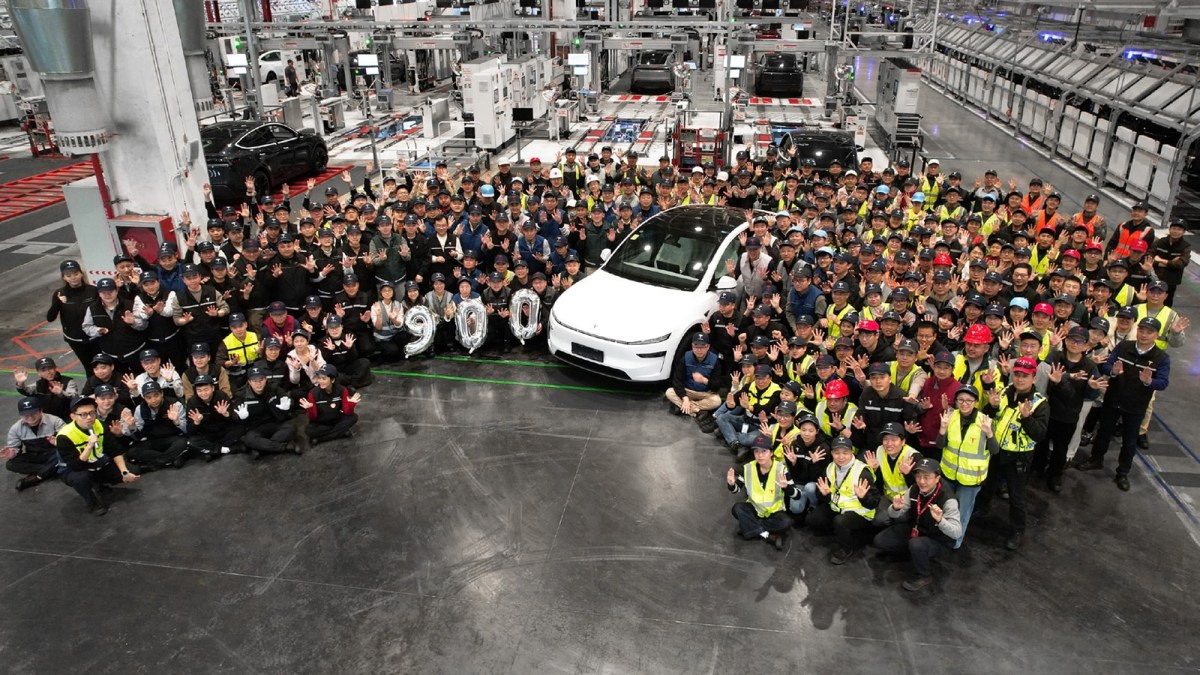 Musk denies Tesla might sacrifice its best car factory to reach the stars