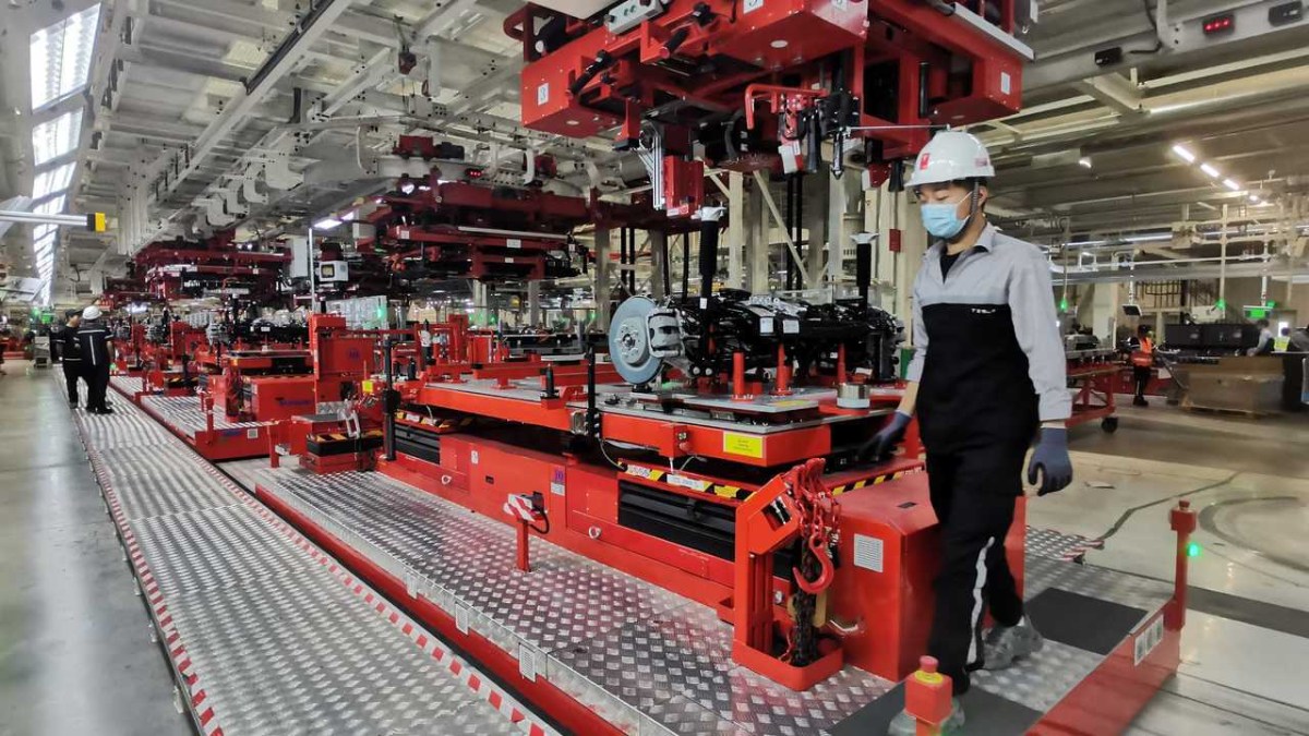 Musk denies Tesla might sacrifice its best car factory to reach the stars