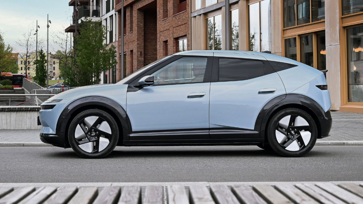 Standard Hyundai Ioniq 3 revealed with practical design and smart tech