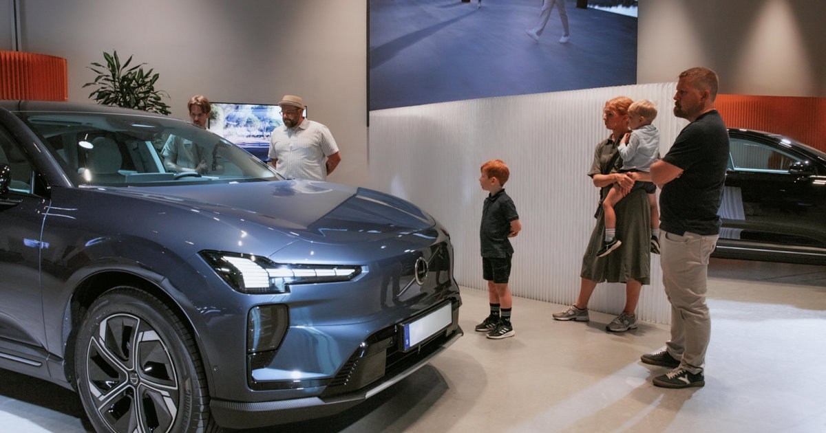 Volvo EX60 deliveries start