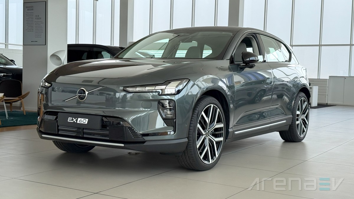 Volvo EX60 P10 AWD: interior, design and features review