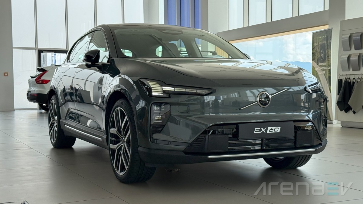 Volvo EX60 P10 AWD: interior, design and features review