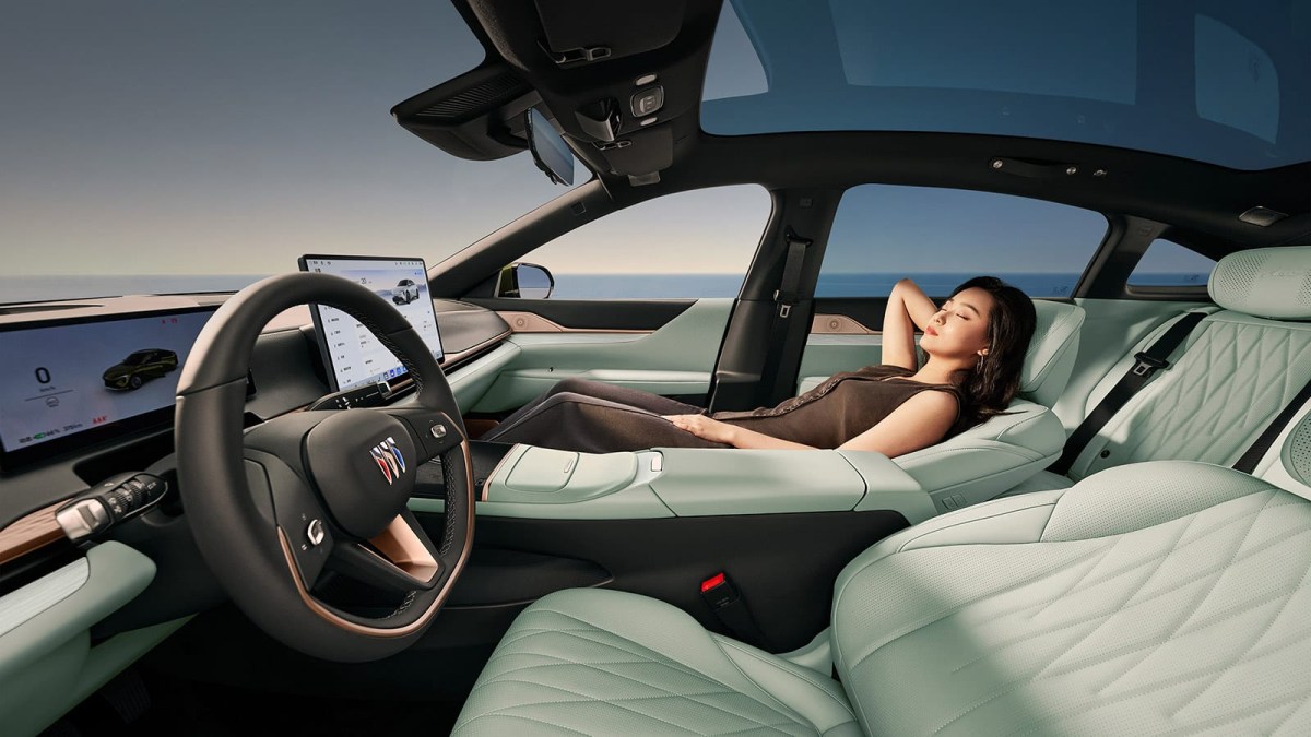 Buick Electra L7 EV goes on sale in China