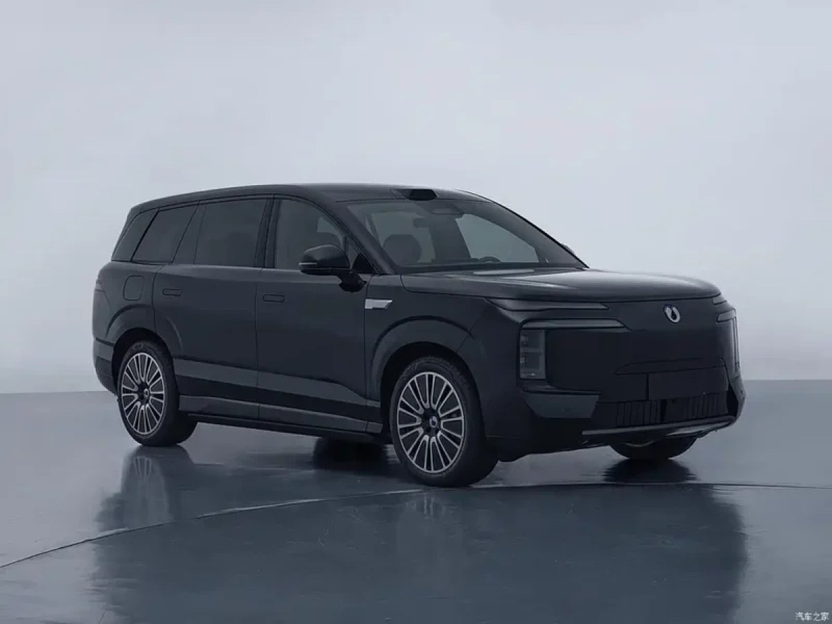 The new Denza N8 has over 1,000-km range thanks to BYD’s 130 kWh battery