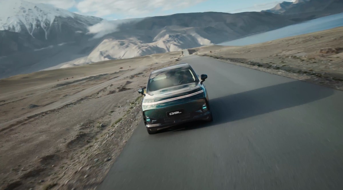 He Xiaopeng reveals the new global SUV - XPeng G9L
