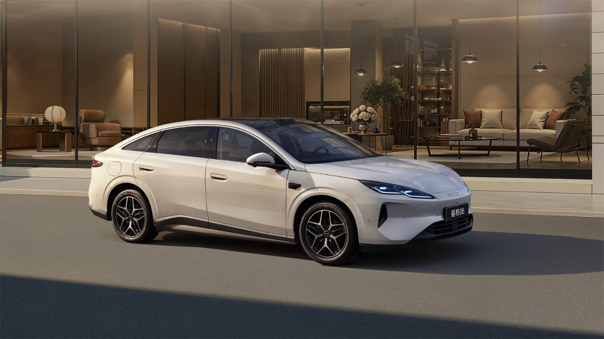 BYD Seal 06 brings Flash Charging, ADAS, AI, and 2,300 km of range - all for under $15,000