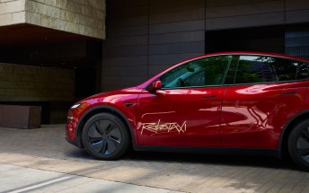 Tesla says it's about to launch its driver-less Cybercab service, but it doesn't look ready