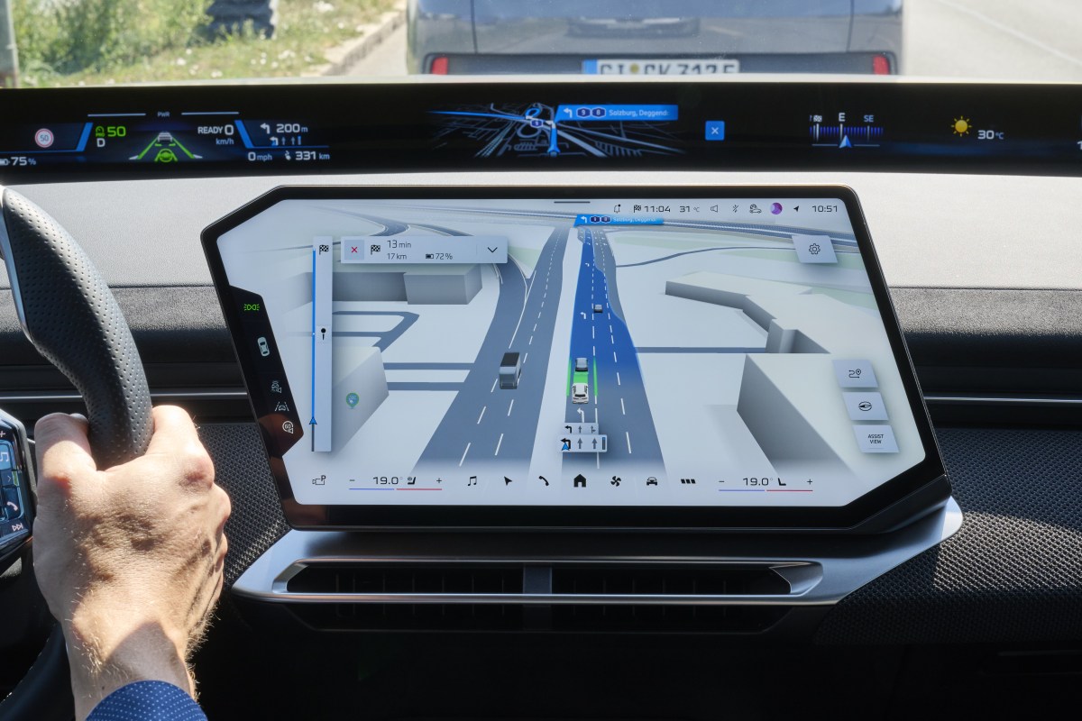 BMW and Mapbox team up for new 3D view that makes driving easier