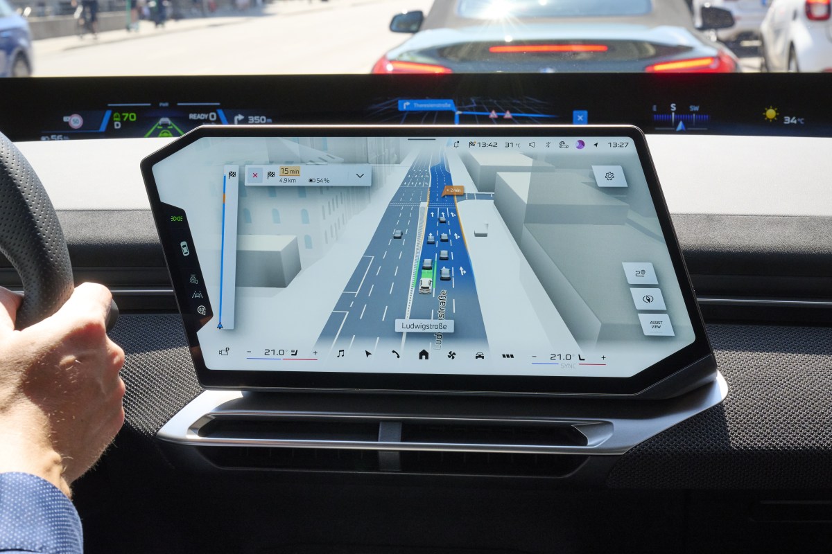BMW and Mapbox team up for new 3D view that makes driving easier