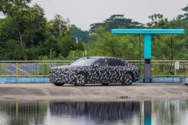 More BYD Yangwang ''Hu'' spy shots