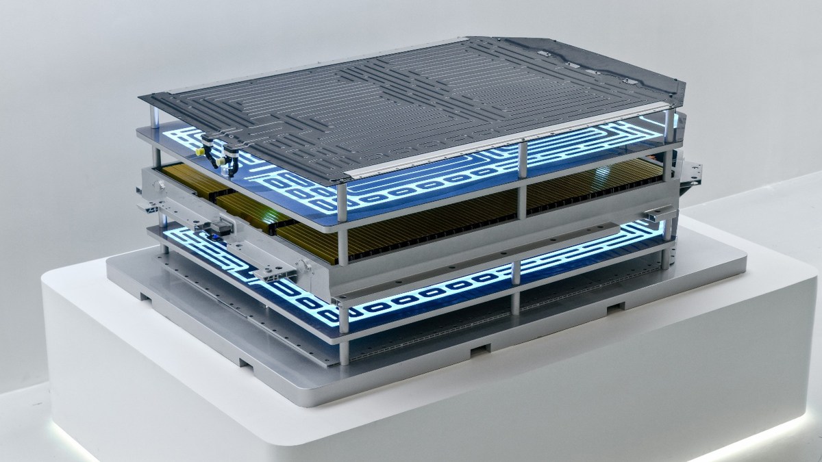 Four minutes to charge an EV? Geely says its 2.2 MW is the answer