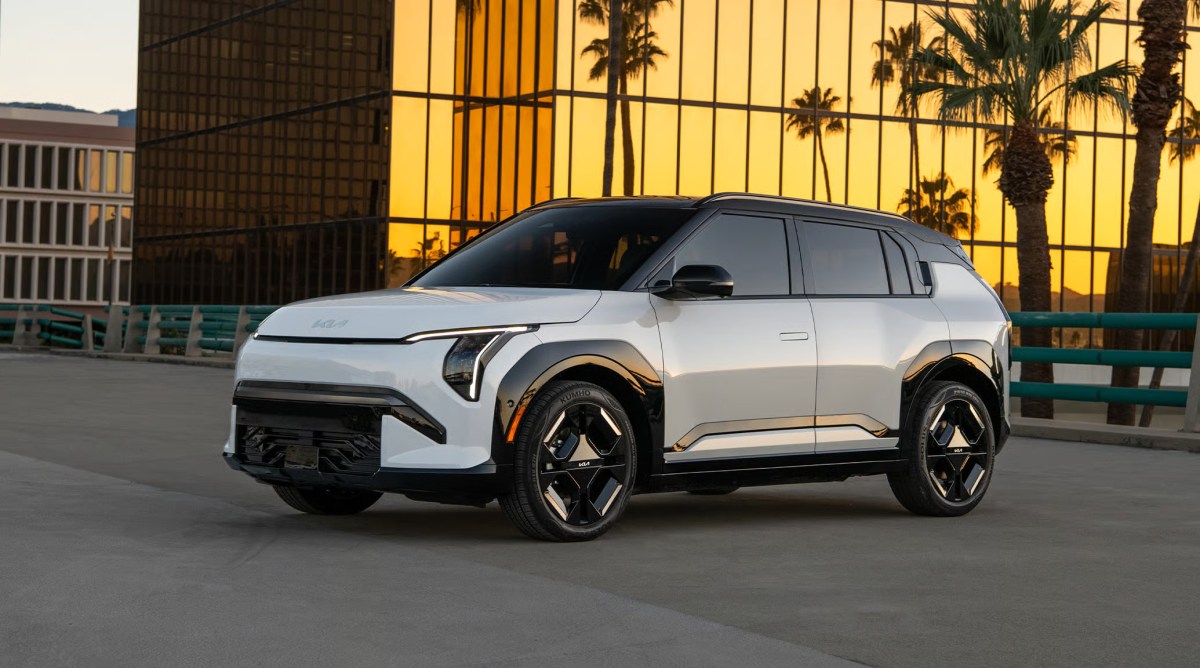 The sub-$30,000 Kia EV3 arrives in the US at the perfect moment
