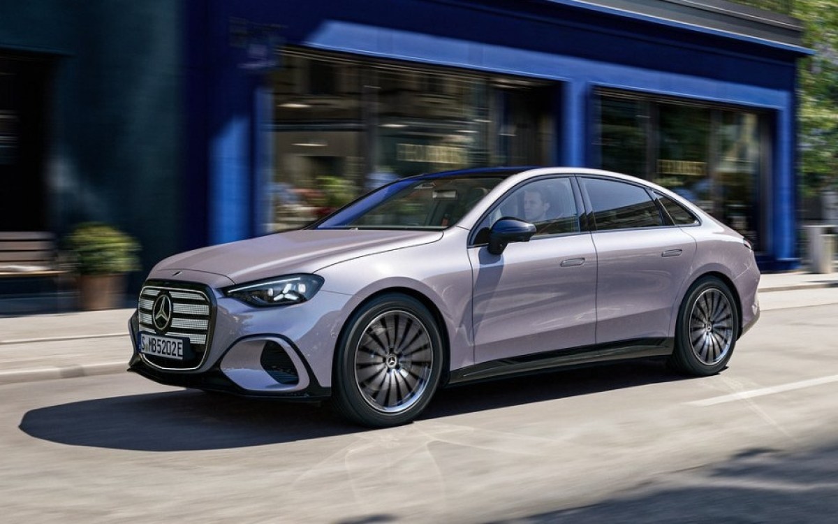 Mercedes announces the cheaper, all-electric C300 with 690 km range and AWD