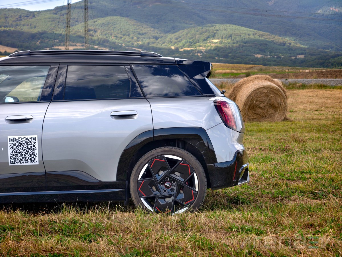 2026 MINI John Cooper Works Aceman E review