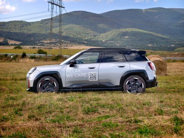 MINI Aceman JCW E side profile