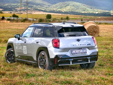 MINI Aceman JCW E rear end