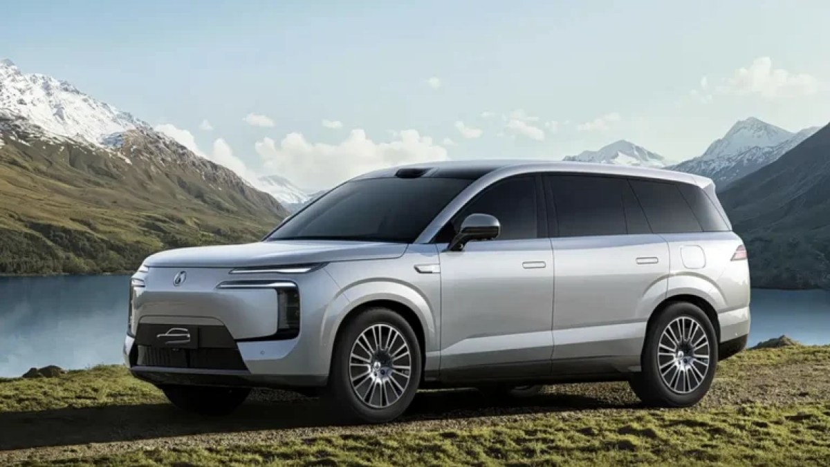New Denza N8L comes with 130 kWh battery and 960-km range