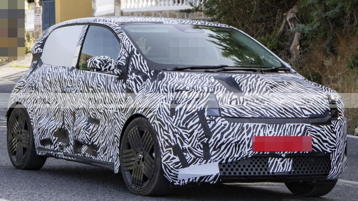 Here's our first look at Nissan's Renault Twingo in a full camo suit