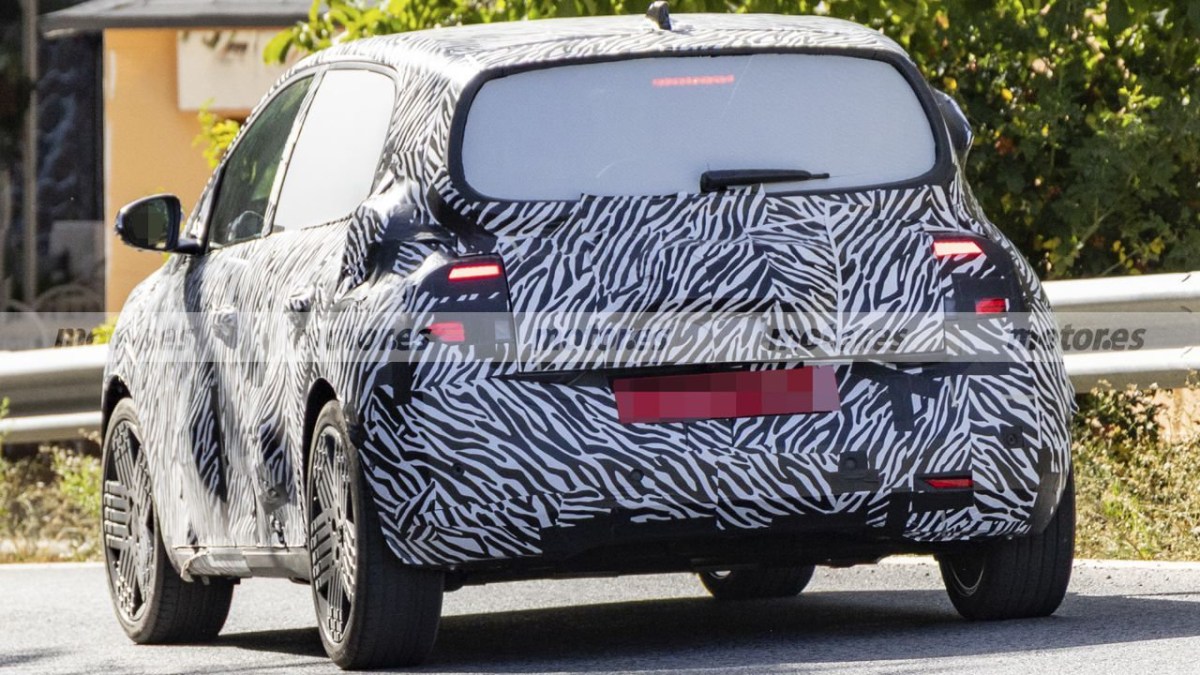 Here's our first look at Nissan's Renault Twingo in a full camo suit
