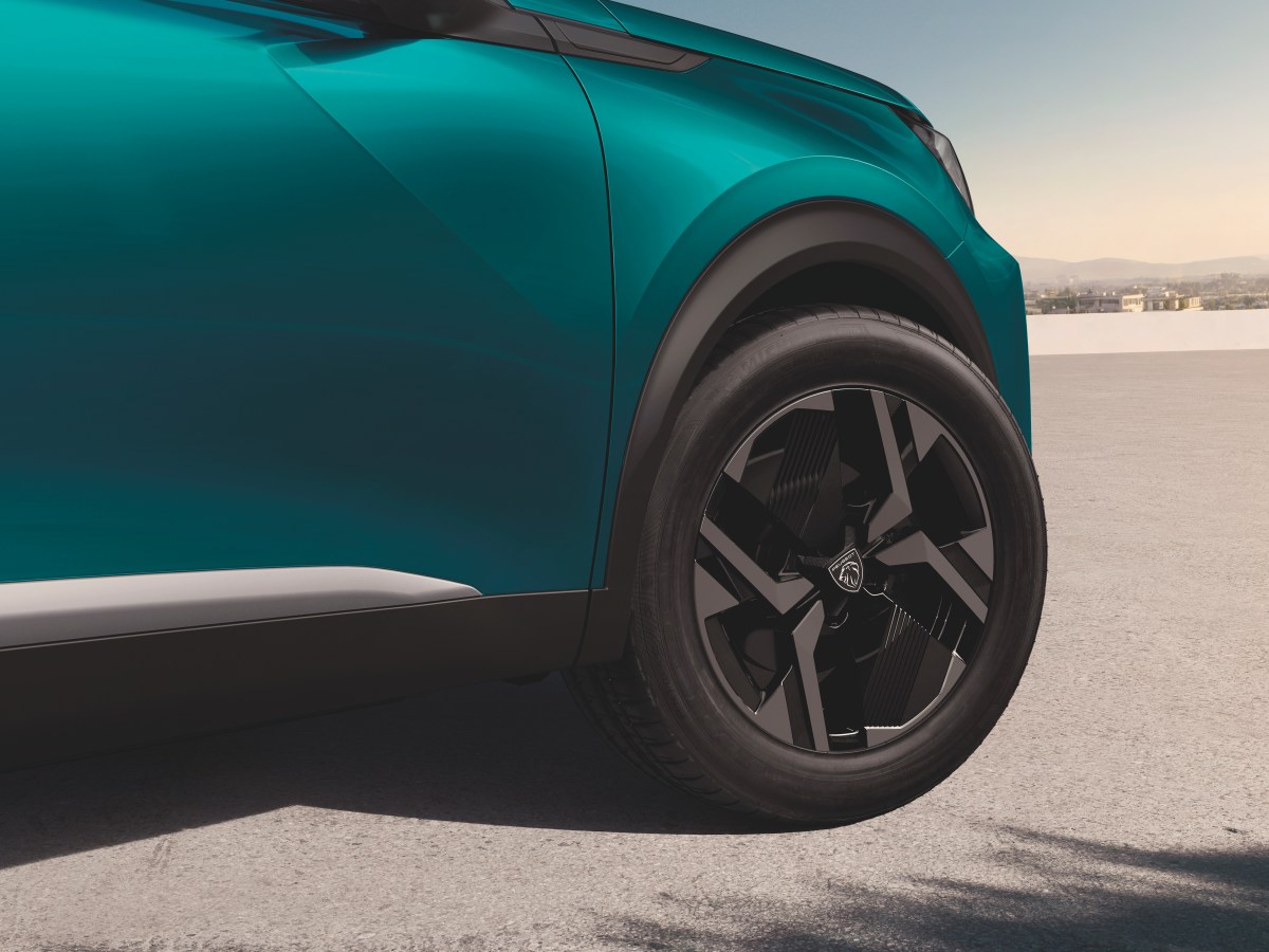 Peugeot 208 and 2008 ENVY edition get green paint, GT seats, and new prices