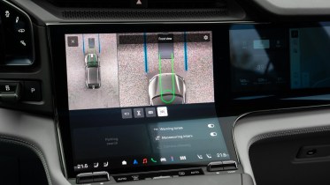 Porsche Cayenne Electric wireless charging