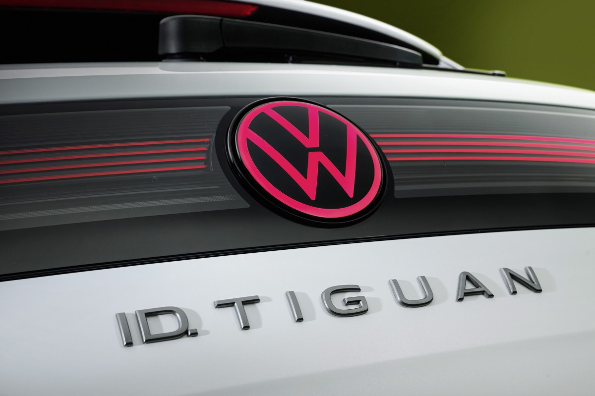 VW confirms ID. Tiguan is coming, shows it in testing