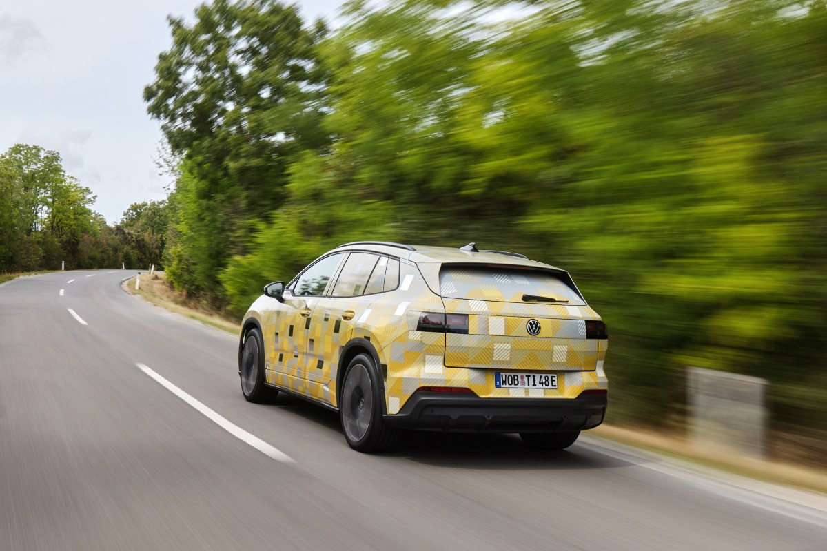 VW confirms ID. Tiguan is coming, shows it in testing