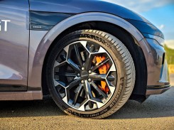 Zeekr 7GT Privilege AWD side profile
