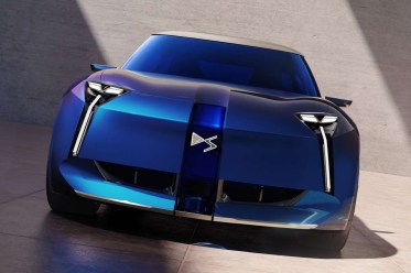 The roof strip and Y-shaped lights