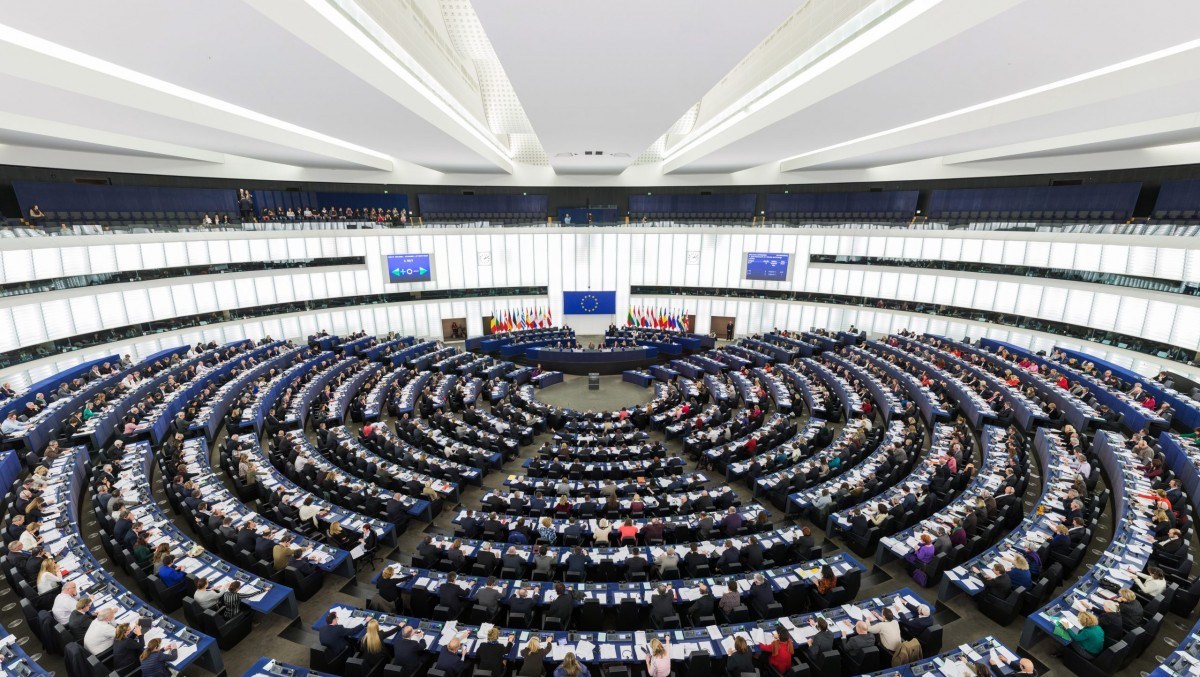Europe loosens its 2035 combustion ban - legacy automakers buy more time