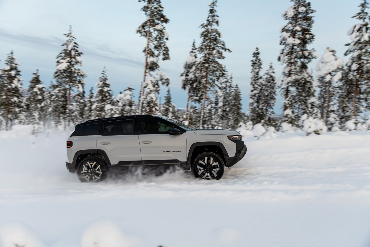 The new electric Jeep Compass 4xe found its soul in the Arctic