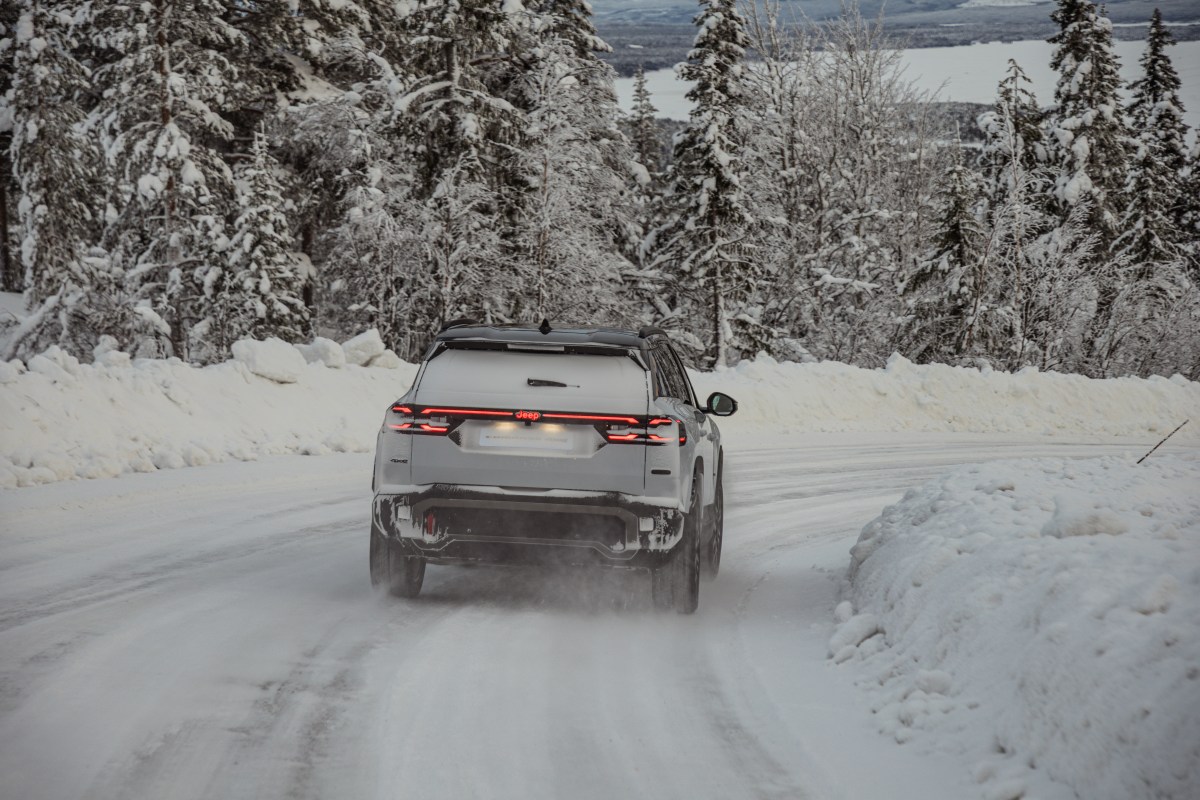 The new electric Jeep Compass 4xe found its soul in the Arctic