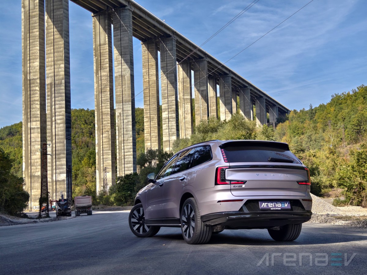2026 Volvo EX90 Twin Motor Performance real life range test with 19-inch wheels and summer tires