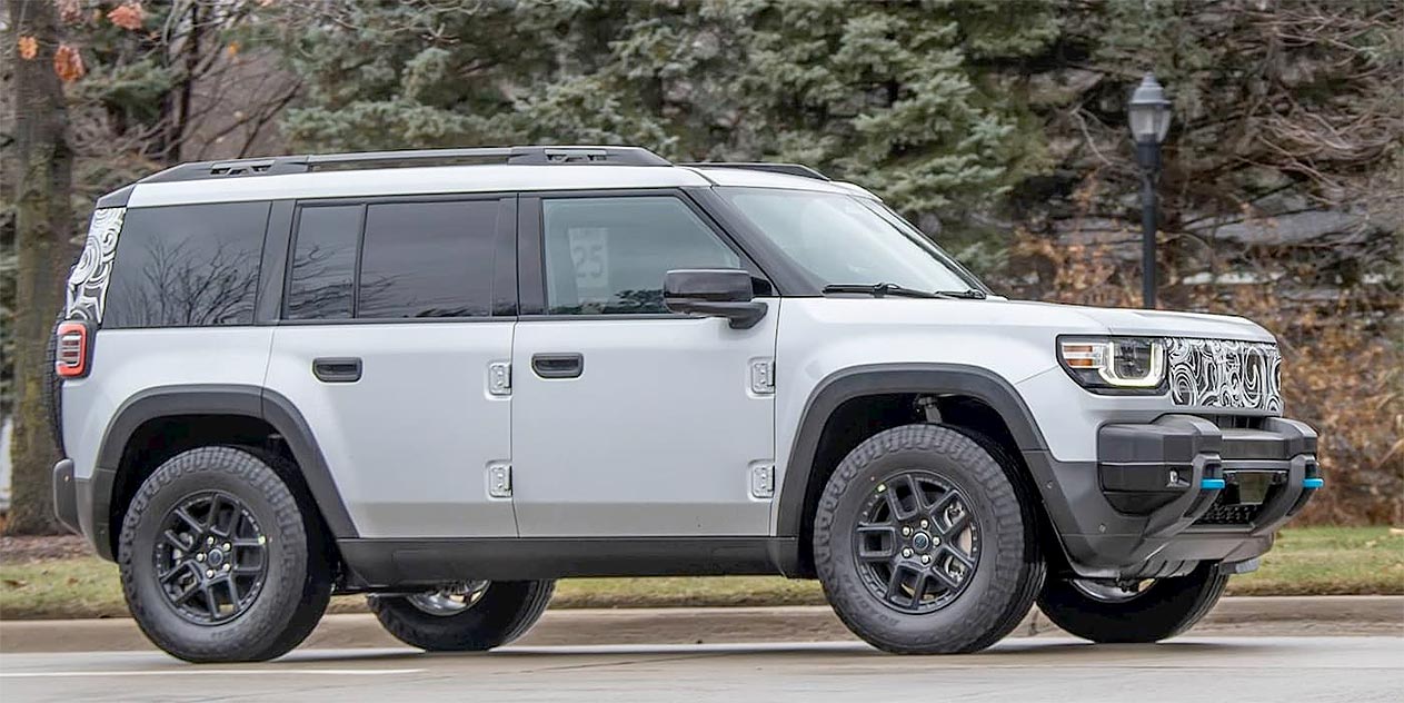 Jeep Recon front