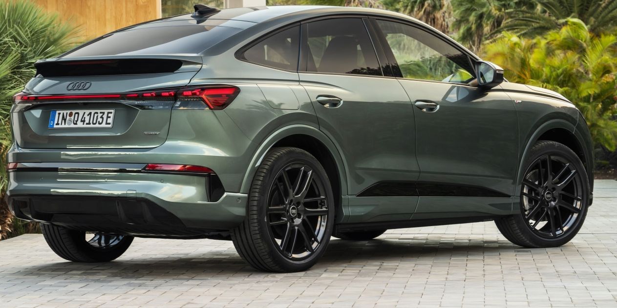 Audi Q4 e-tron Sportback side