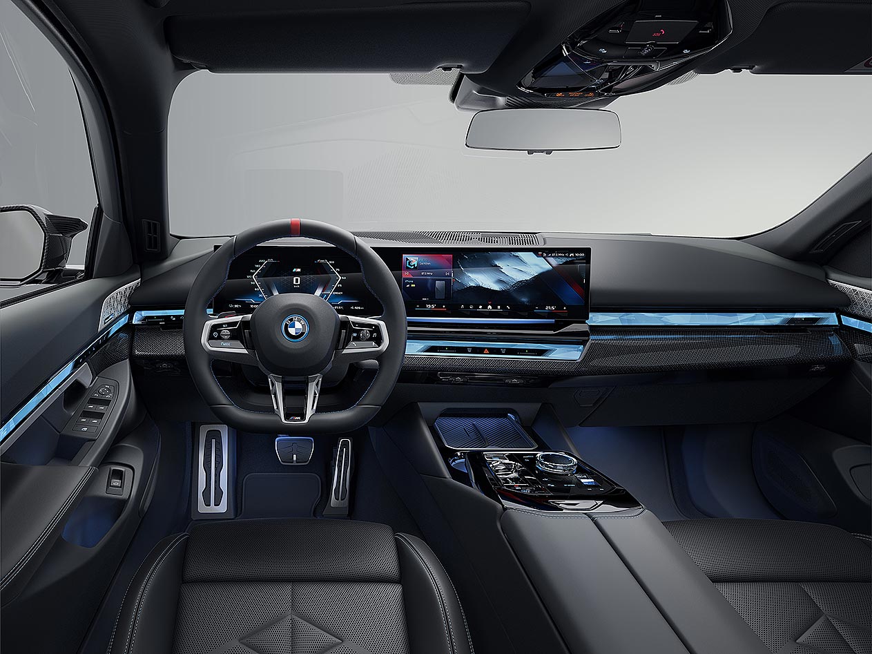 BMW i5 Touring interior
