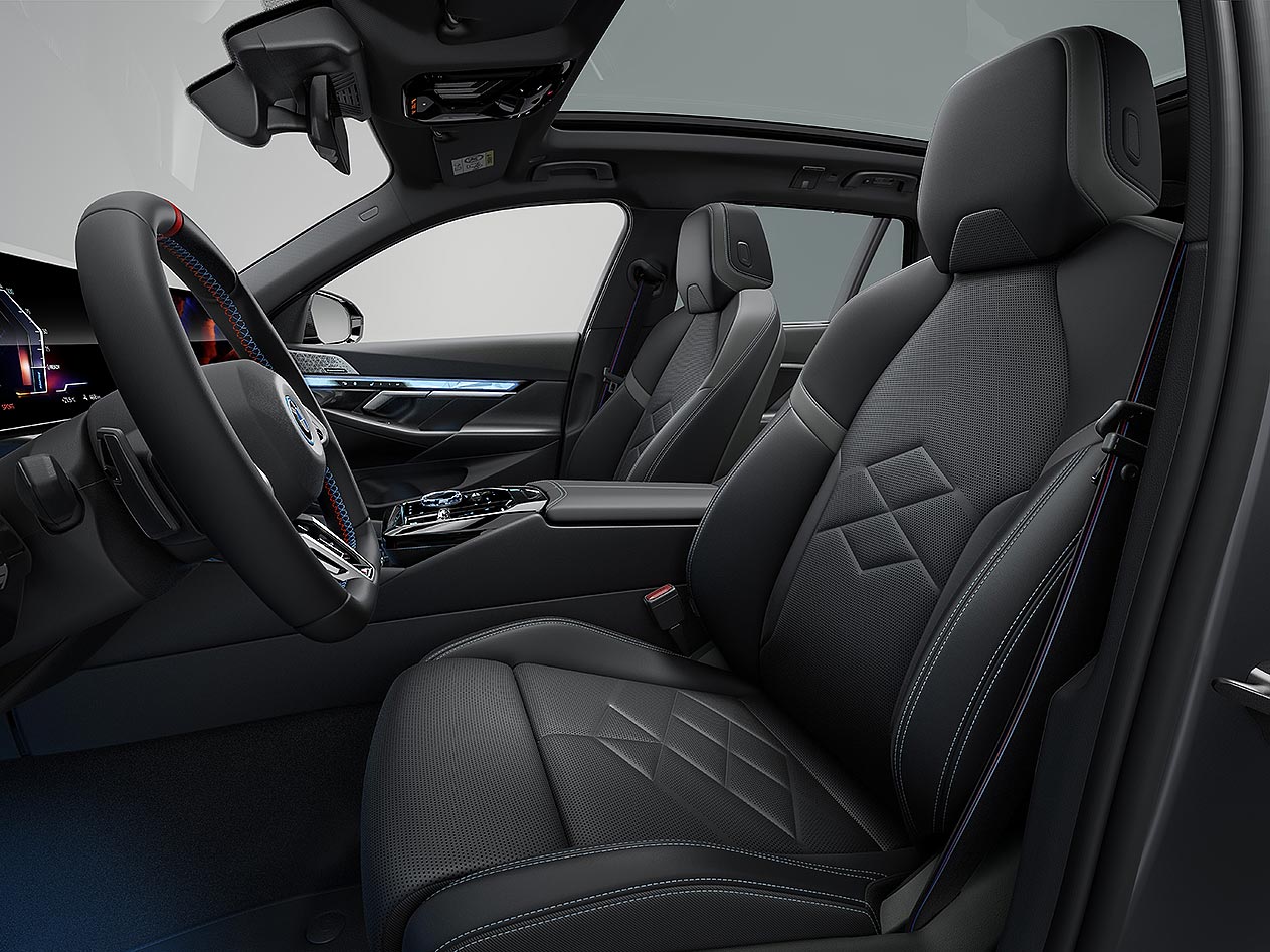 BMW i5 Touring interior