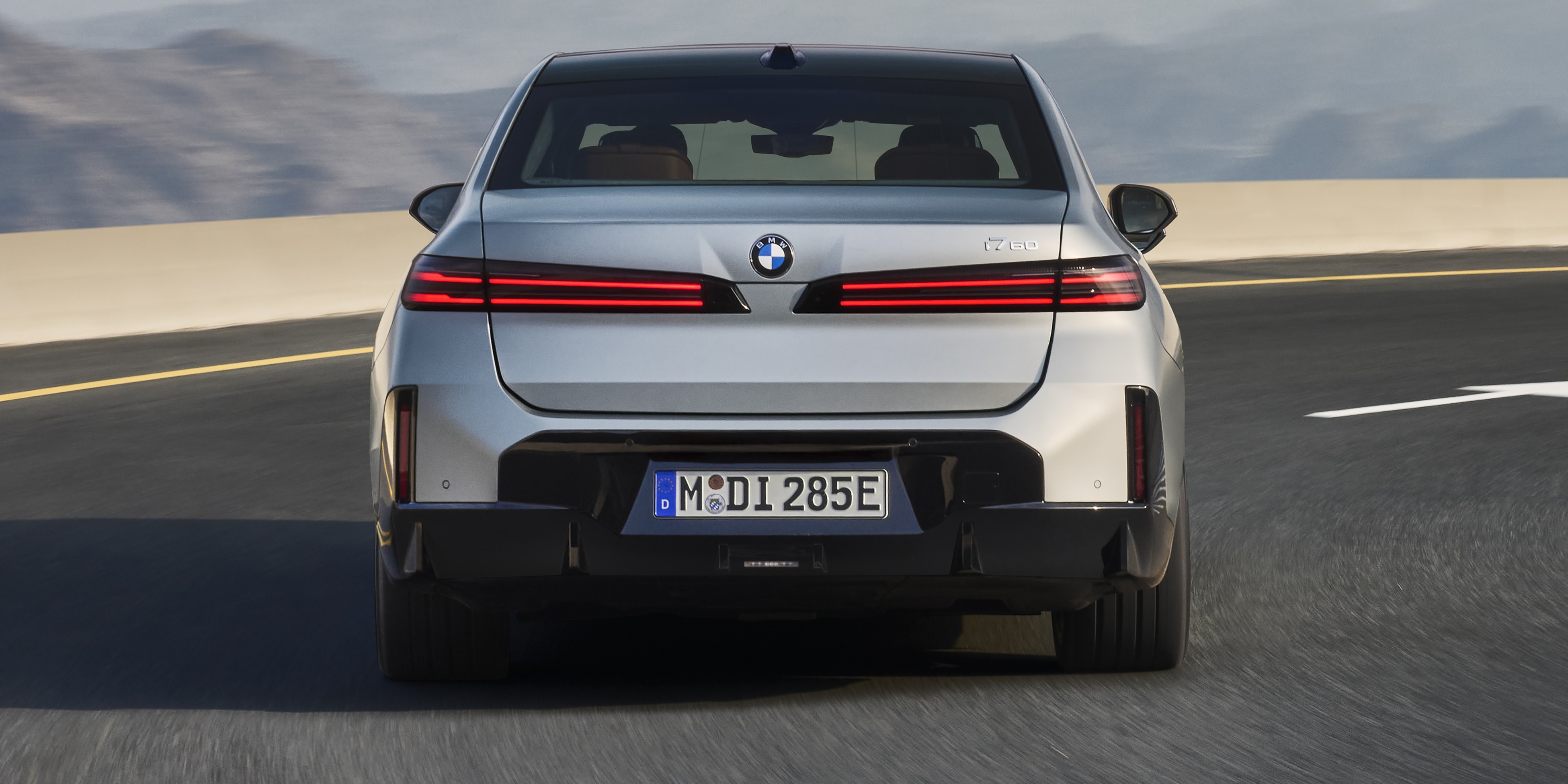 BMW i7 LCI back