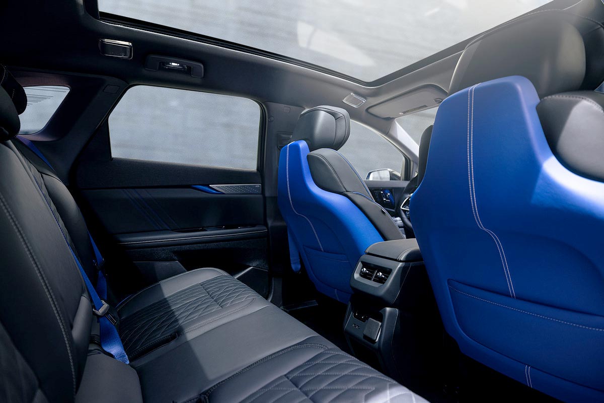 Cadillac Optiq-V interior
