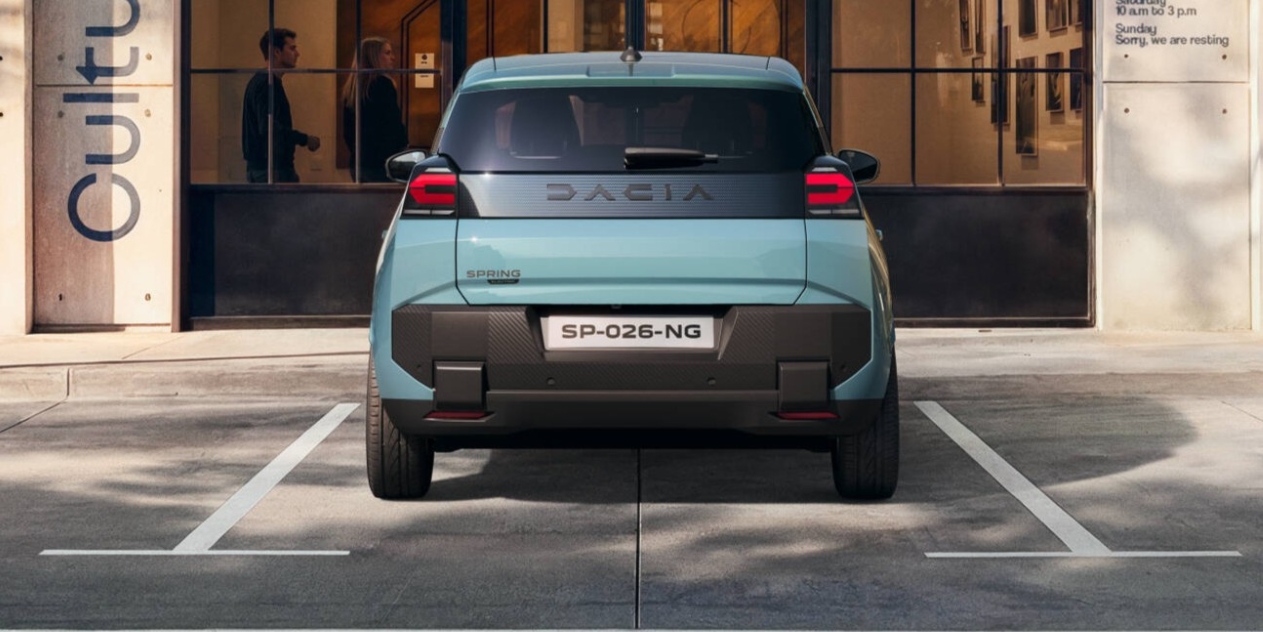 Dacia Spring back
